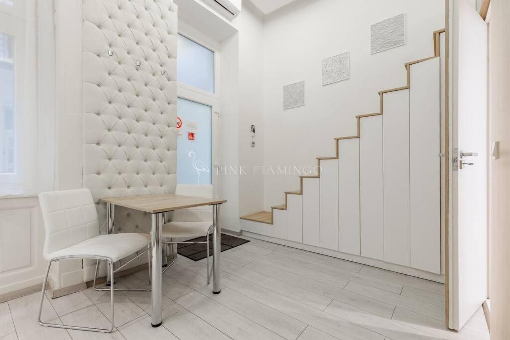 Minimal Loft - Pink Flamingo Apartamento Budapest
